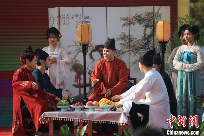 “寻味大唐·潮极盛世”美食文化节火热开场。　泱波 摄